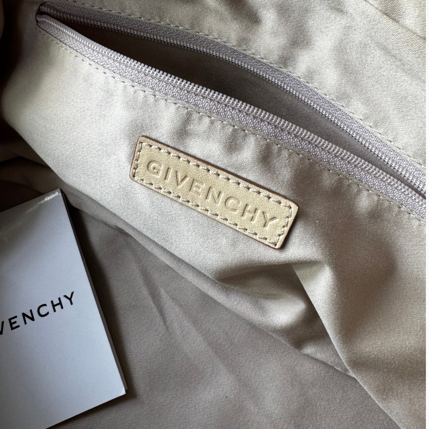 Givenchy Nightingale